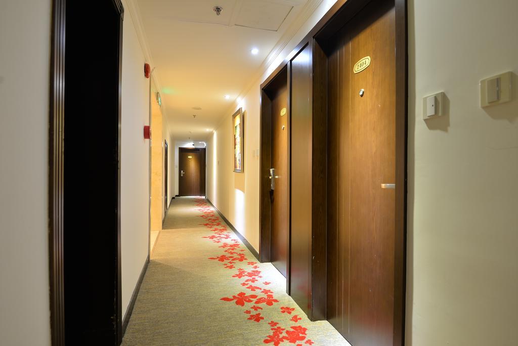 New Harbour Service Aparthotel 4*
